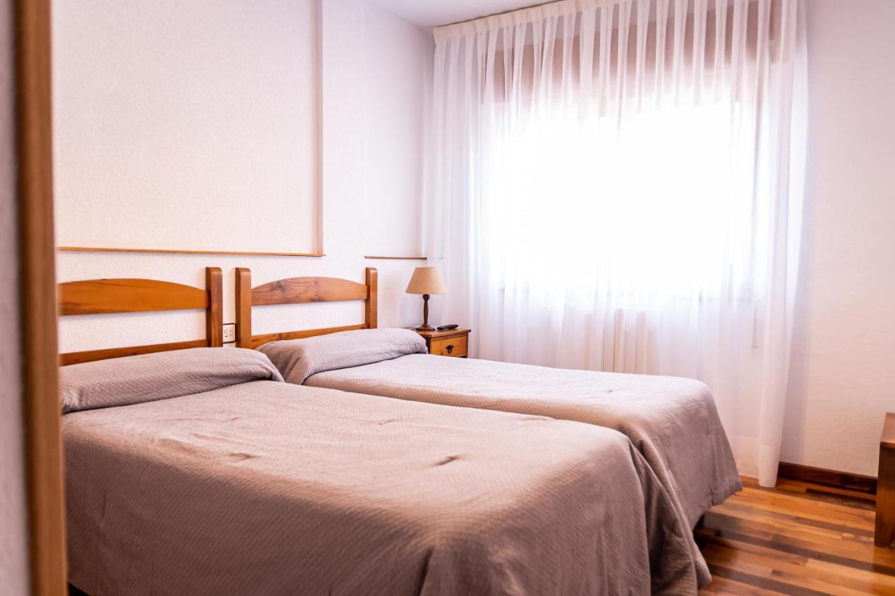 Hostal Restaurante Ventasierra Valdoré 外观 照片