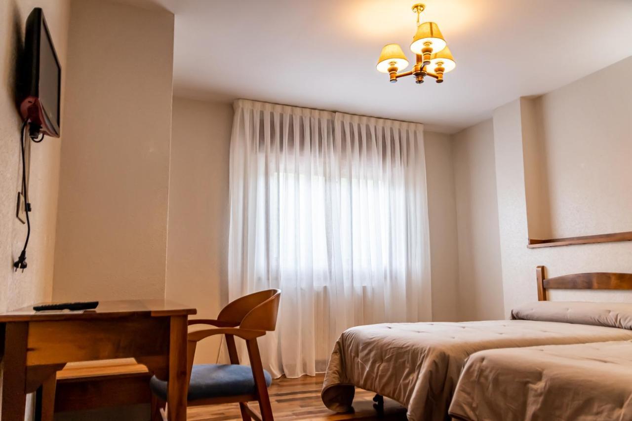 Hostal Restaurante Ventasierra Valdoré 外观 照片